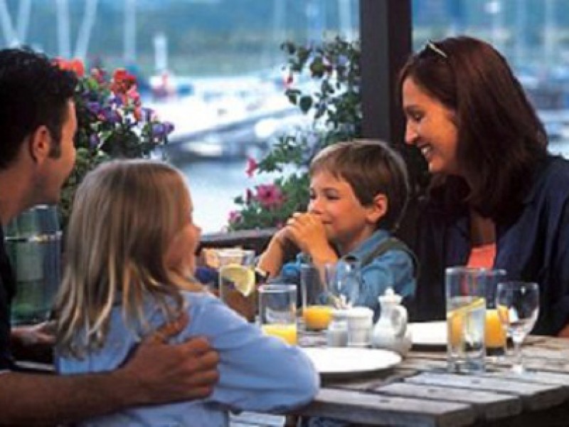 Ưu ti&ecirc;n kh&aacute;ch h&agrave;ng